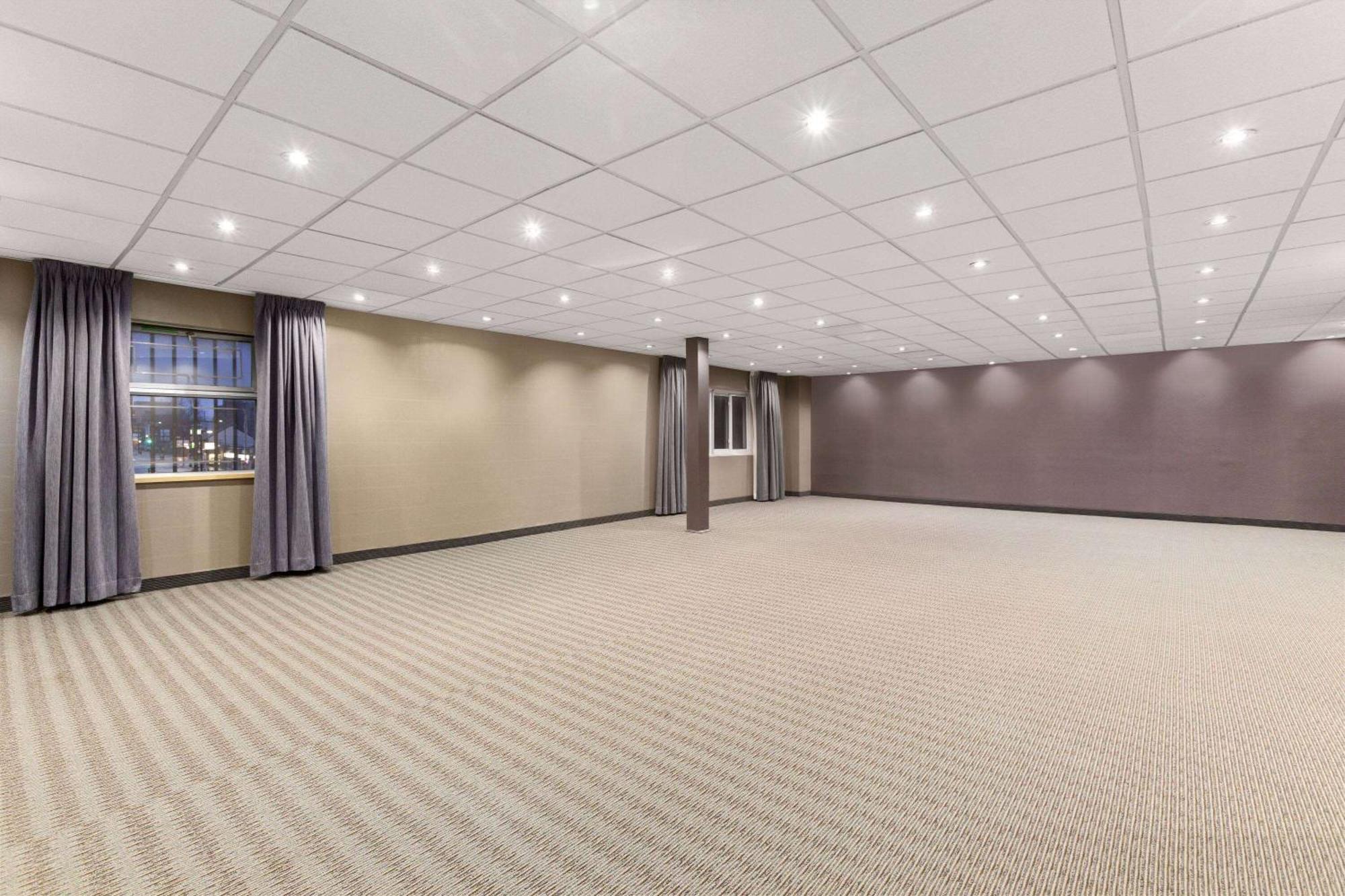 Days Inn By Wyndham אוטווה מראה חיצוני תמונה